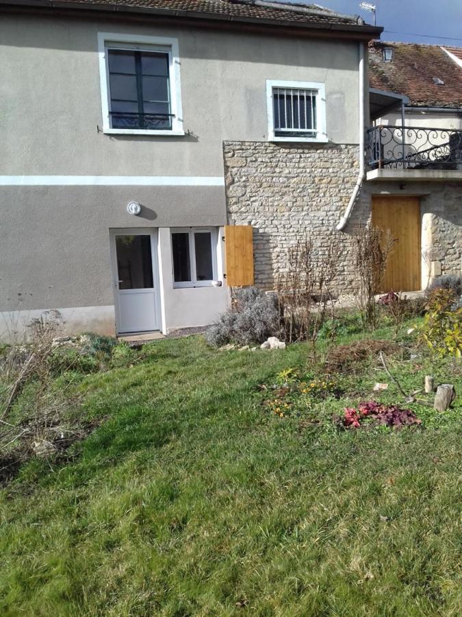 Agreable Chambre Meublee, Vue Sur La Vallee De L'Auxois Villy-en-Auxois Екстериор снимка
